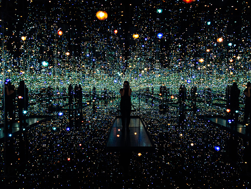 Yayoi Kusama Infinity Mirror interactive installation
