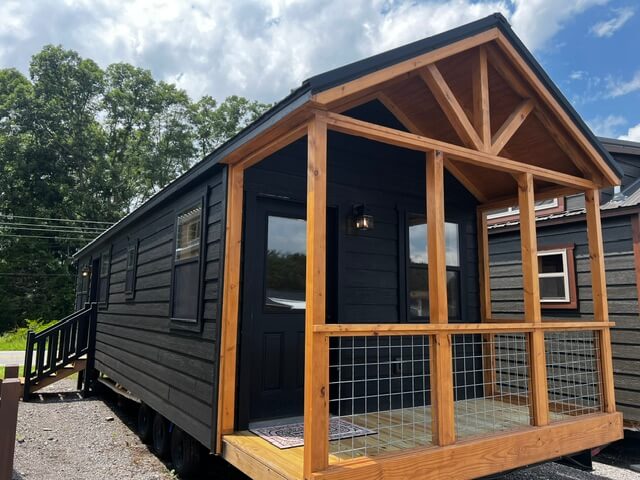11'2"x40' Country T Cabin Park Model - Turn key- Available Now- On Display