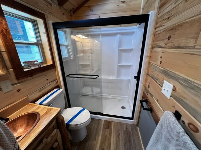 14x38 Smoky Mtn Cabin Park Model - Full Bath- On Display- AVAILABLE NOW - Image 17