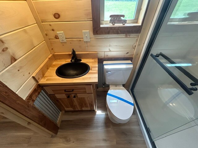 14x38 Country T Cabin Park Model - Turn key Display Model -On Display- AVAILABLE NOW - Image 16