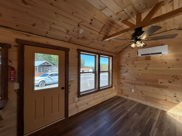 11'2"x40' Country T Cabin Park Model - Turn key- Available Now- On Display - Image 23