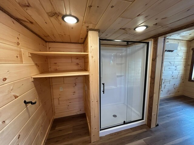 11'2"x40' Country T Cabin Park Model - Turn key- Available Now- On Display - Image 15
