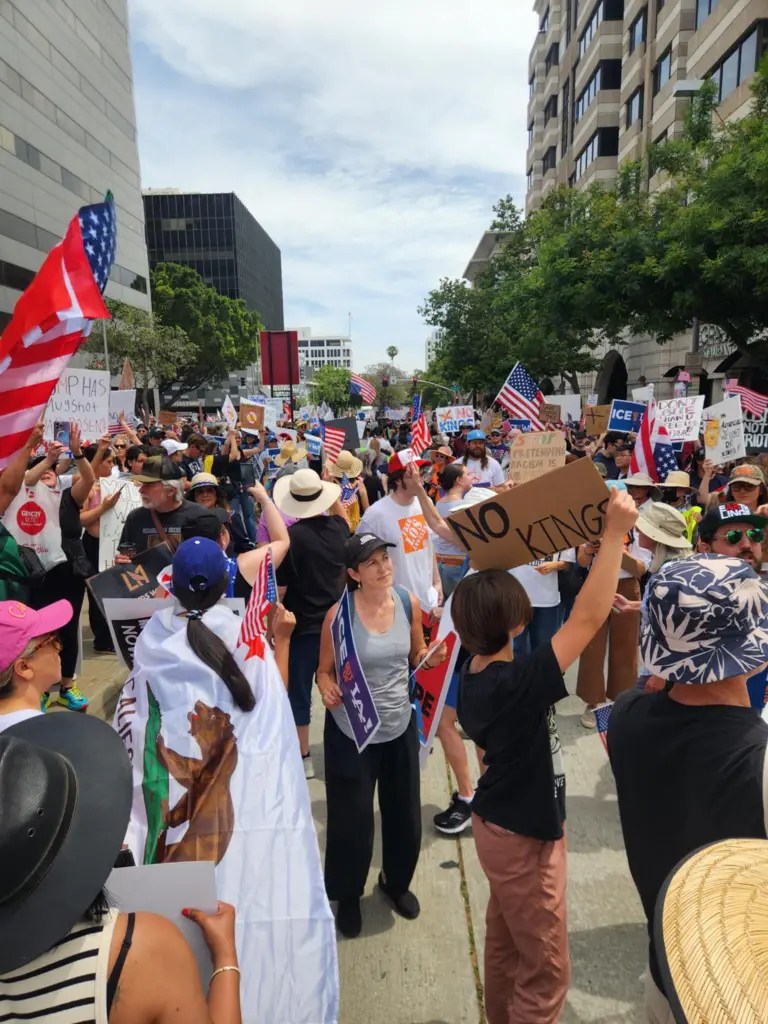 Manifestantes en Pasadena el 14 de junio / Pedro Rojas