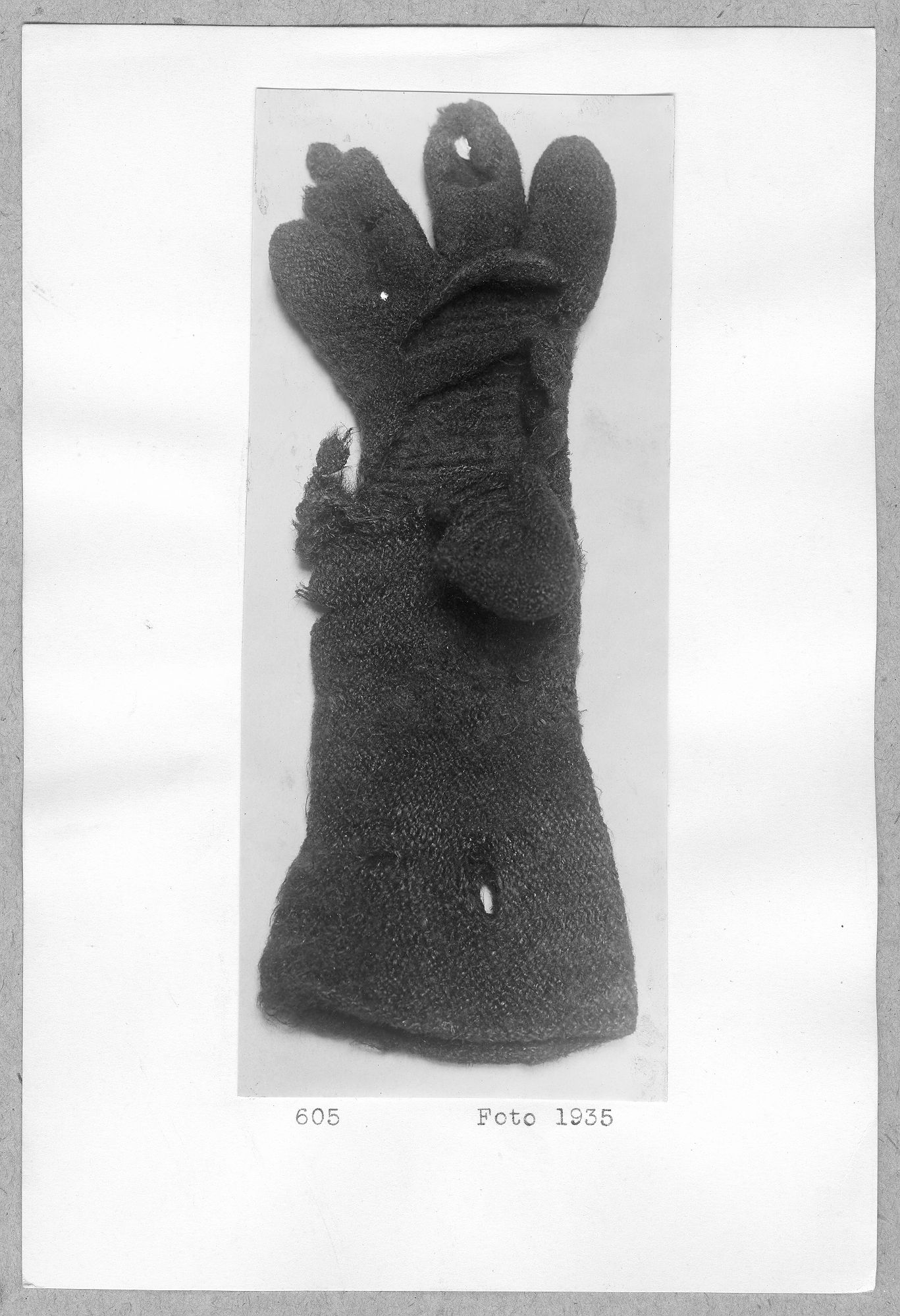 A glove from Kalmar historical textiles