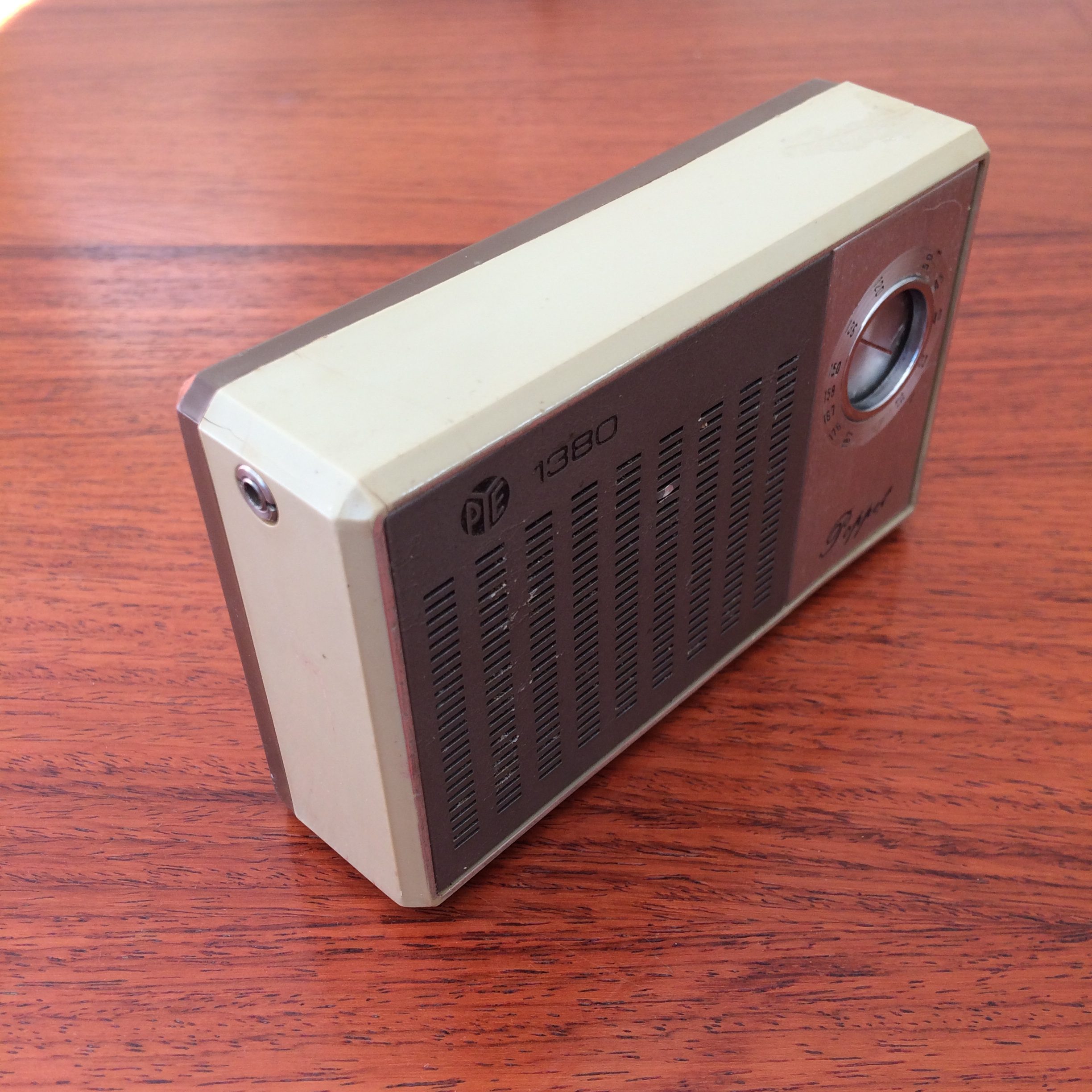 Pebble in the Pye- Kenneth Sadler's 1960s Radio Designs