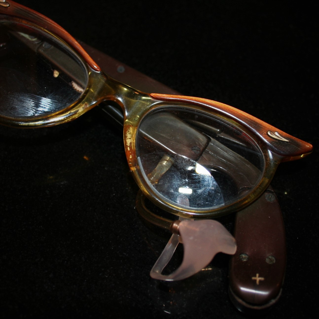 Amplivox Hearing Aid Glasses