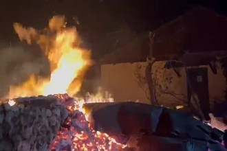 KONJIC: Izgorjeli napuštena kuća i dvije štale, vatrogasci spasili tri objekta – Hrvatski Medijski Servis