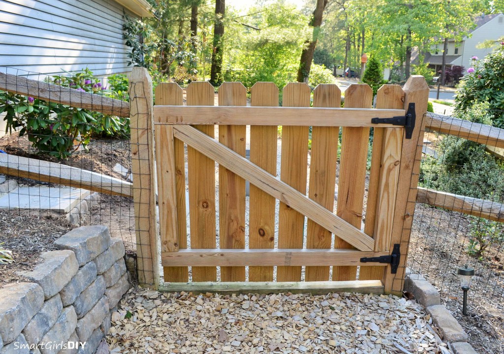 21 Diy Fence Gate Ideas Learn How To Build A Fence Gate For Your Yard Home And Gardening Ideas