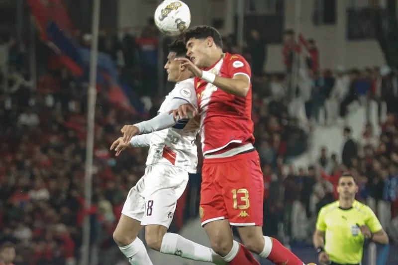 حسم مؤجل في القمة الإفريقية.. التعادل يفرض نفسه على مواجهة أولمبيك آسفي والوداد الرياضي