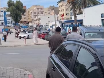 نداء استغاثة من أولياء أمور تلاميذ مدرسة عبد العزيز الورياغلي بالحسيمة لتنظيم المرور