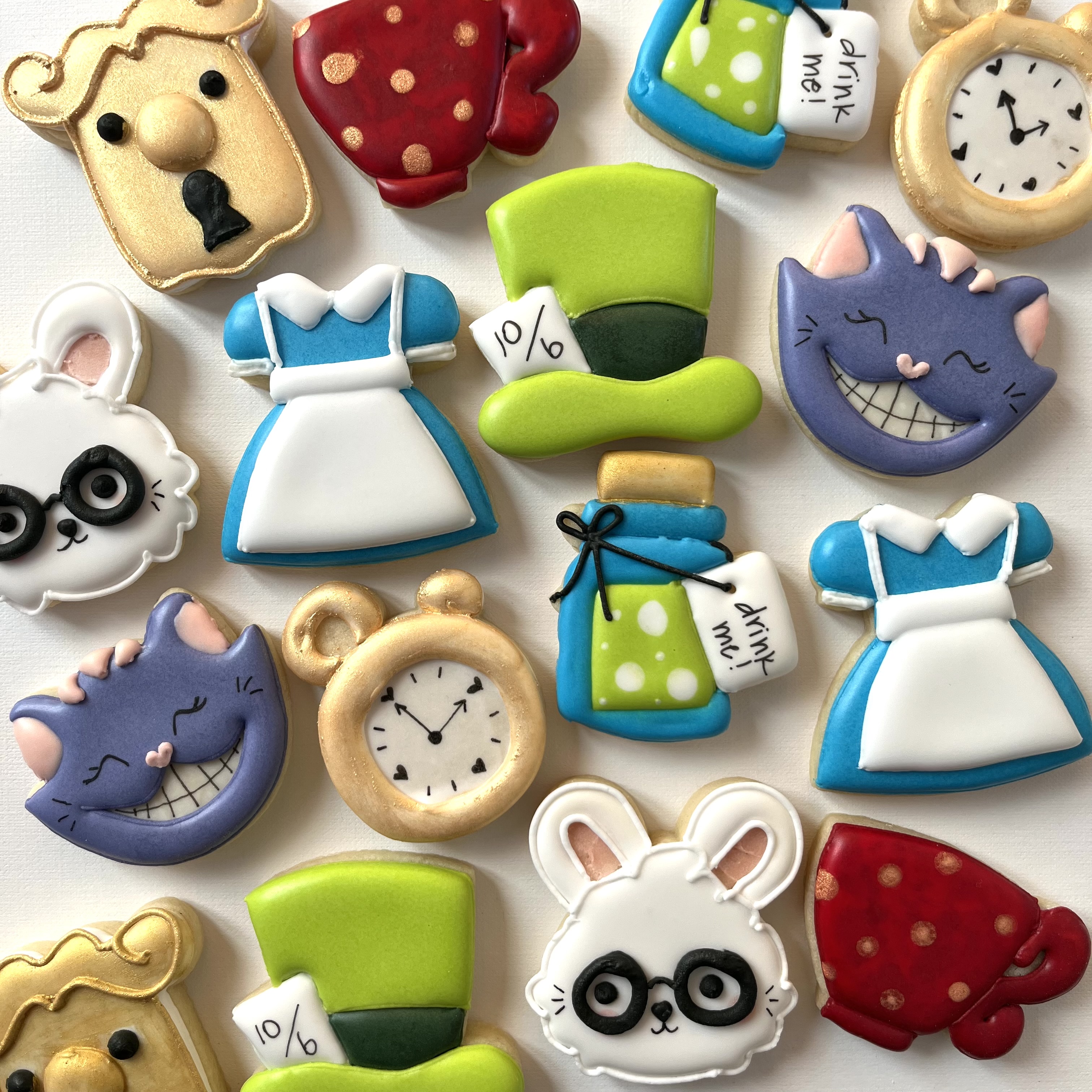 Alice in Wonderland Sugar Cookies – Holly Bakes