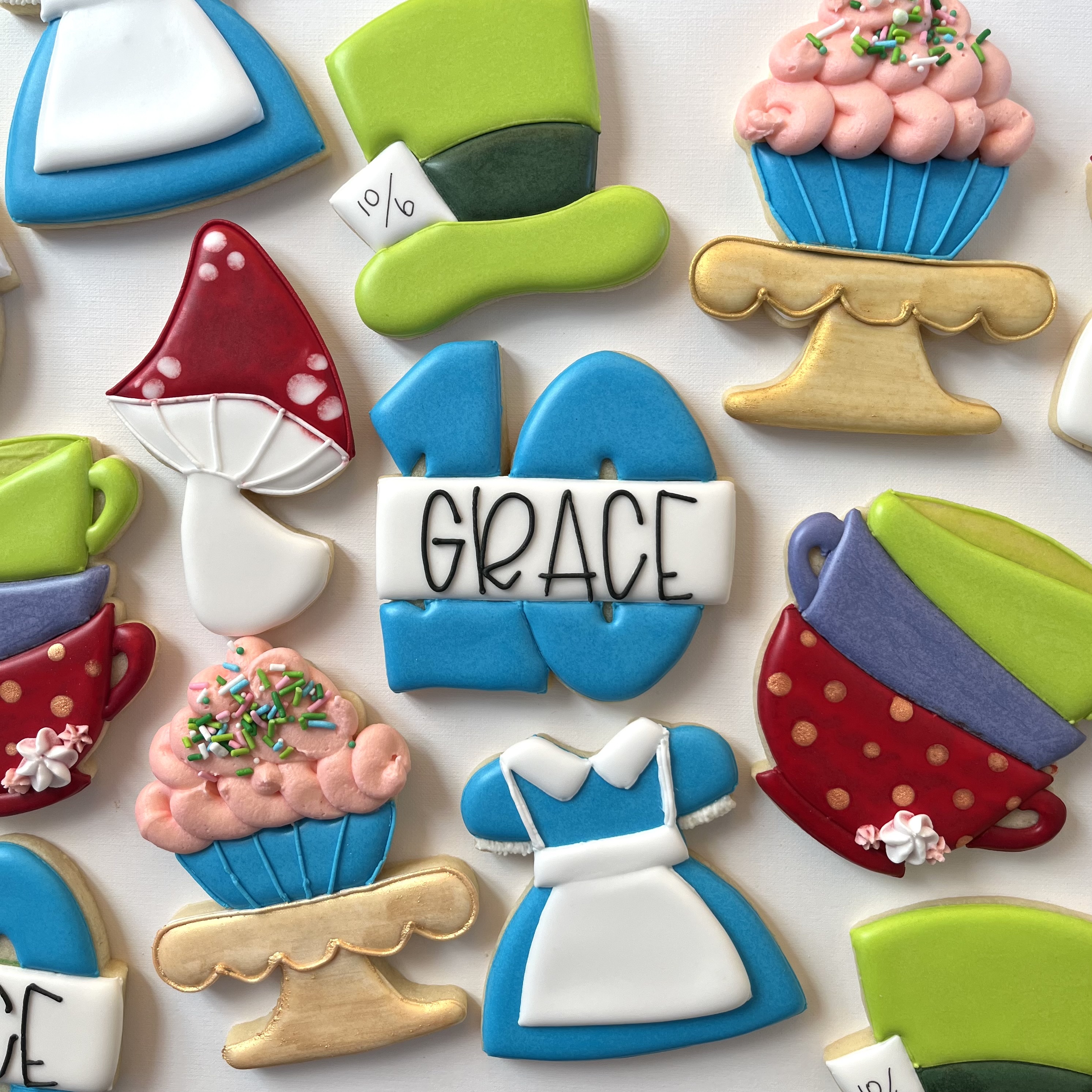 Alice in Wonderland Sugar Cookies – Holly Bakes