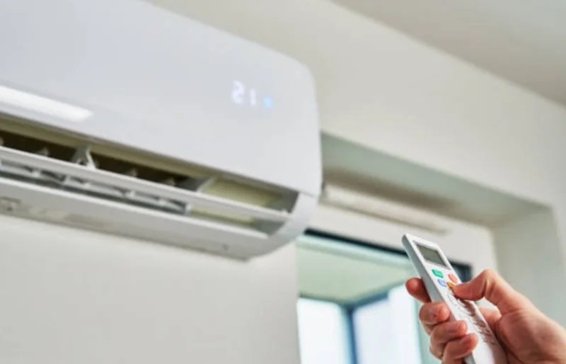 Sering Berada di Ruangan Ber-AC? Ini Cara Merawat Kulit agar Tidak Mudah Kering
