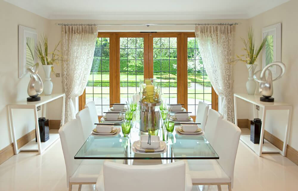 22 Elegant Dining Rooms With Upholstered Chairs Images