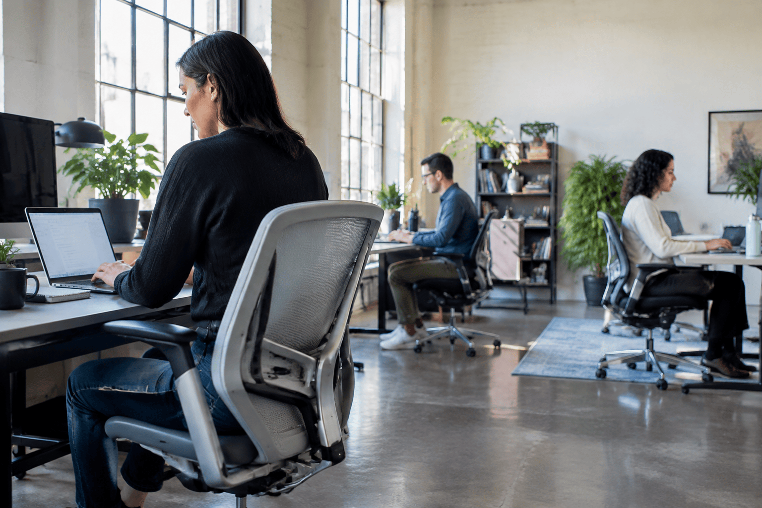 How a hybrid team measured comfort gains from the Humanscale Freedom task chair over one quarter