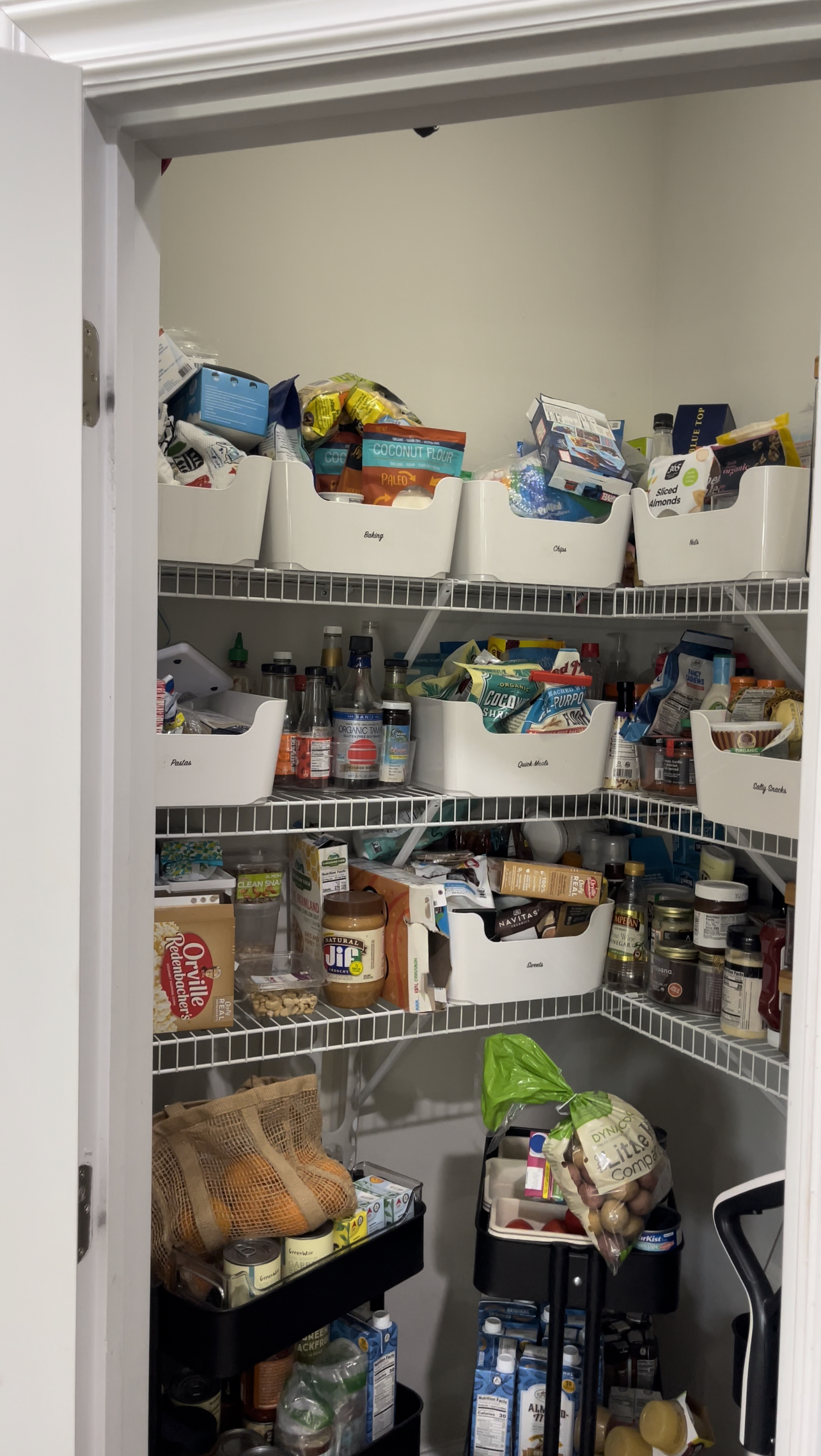 pantry makeover before homewitthedaniels