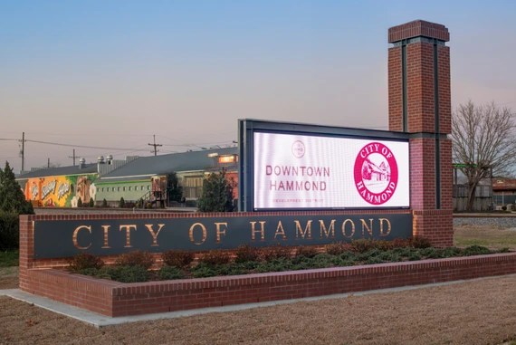 5 hammond welcome sign