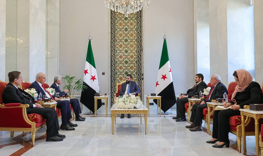 الرئيس السوري أحمد الشرع يلتقي في قصر الشعب بدمشق وفدًا من المجلس الوطني الكردي