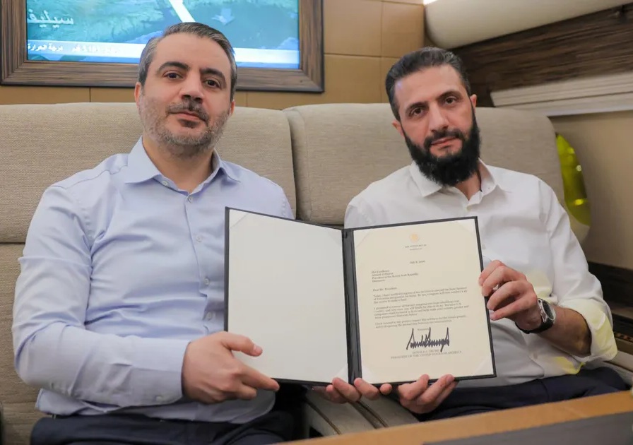 الرئيس أحمد الشرع ووزير الخارجية أسعد الشيباني يحملان رسالة الرئيس ترامب