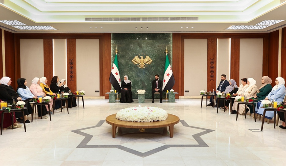 الرئيس الشرع وعقيلته يستقبلان عدداً من عائلات المفقودين