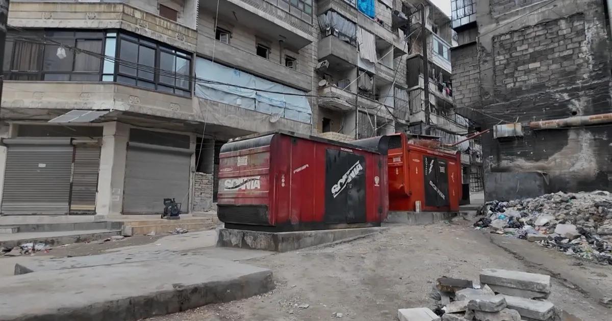 مولدات كهربائية في أحد أحياء مدينة حلب – أرشيف الإنترنت