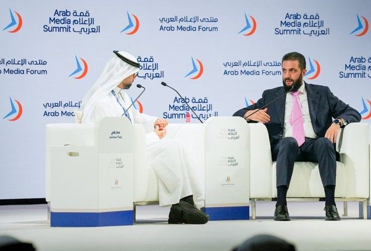 الرئيس أحمد الشرع خلال مشاركته في قمة الإعلام العربي 2026 في دبي – سانا
