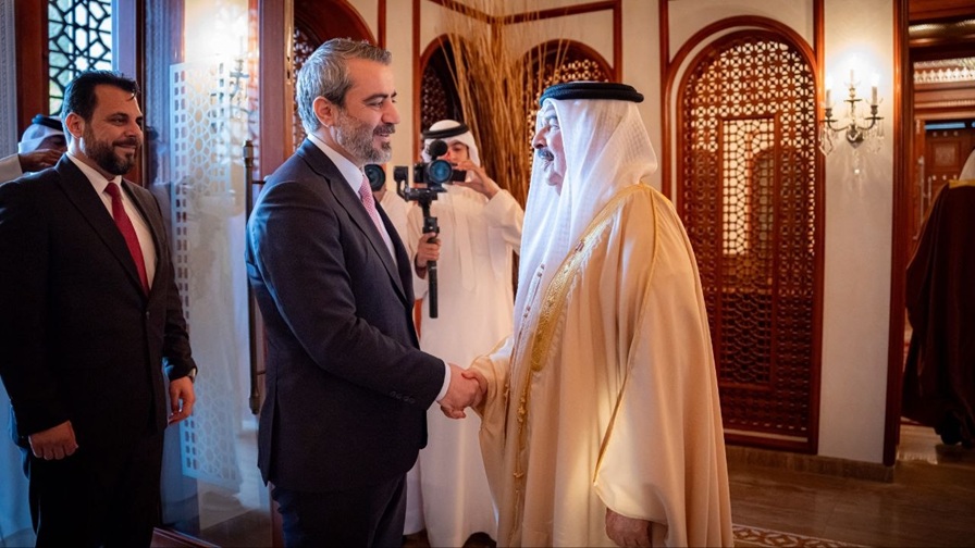 ملك مملكة البحرين حمد بن عيسى آل خليفة يستقبل في المنامة وزير الخارجية والمغتربين أسعد حسن الشيباني