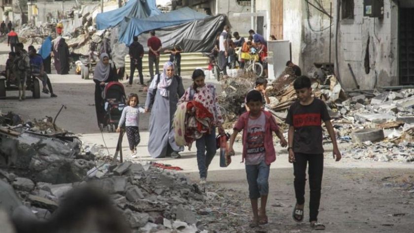 نازحون فلسطينيون من مخيم جباليا شمال قطاع غزة – أرشيف.