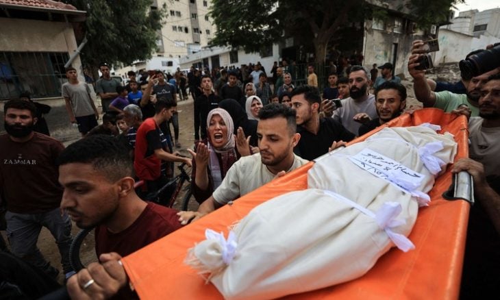 جثمان الشهيد حسام حوسو (8 سنوات) الذي استشهد في غارة إسرائيلية استهدفت مباني سكنية في حي الصبرة، 9 تشرين الأول 2026