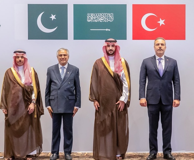حلف مكة الدفاعي عقد في الرياض اجتماعاً طارئاً للجنة الإستراتيجية السياسية والدفاعية 