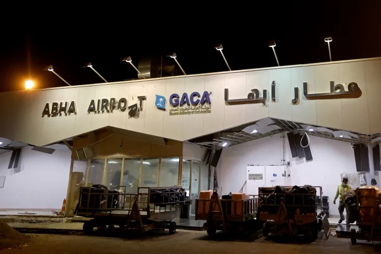 هجمات مليشيا الحوثي على مطار أبها الدولي أسفر عن مقتل مقيمتين من الجنسيتين المغربية والجزائرية - أرشيف