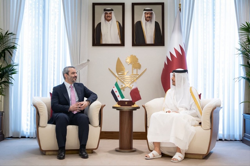 وزير الخارجية السوري أسعد الشيباني يلتقي رئيس مجلس الوزراء وزير الخارجية في دولة قطر الشيخ محمد بن عبد الرحمن بن جاسم آل ثاني