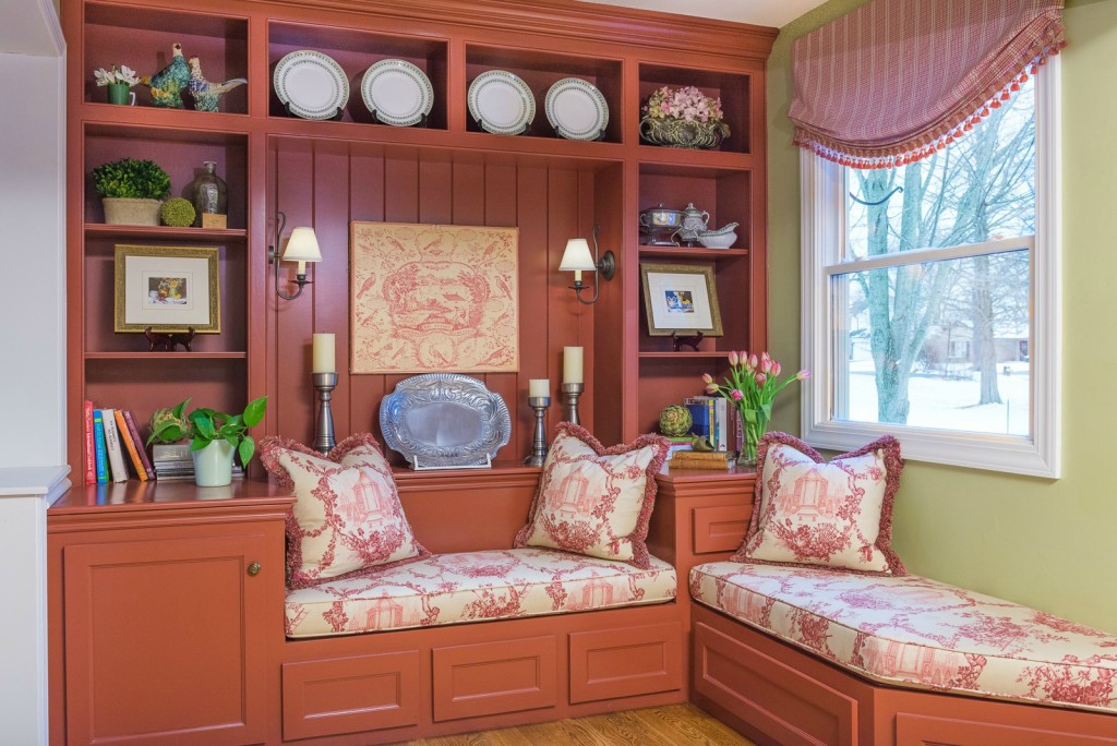 decorating a bookshelf ideas