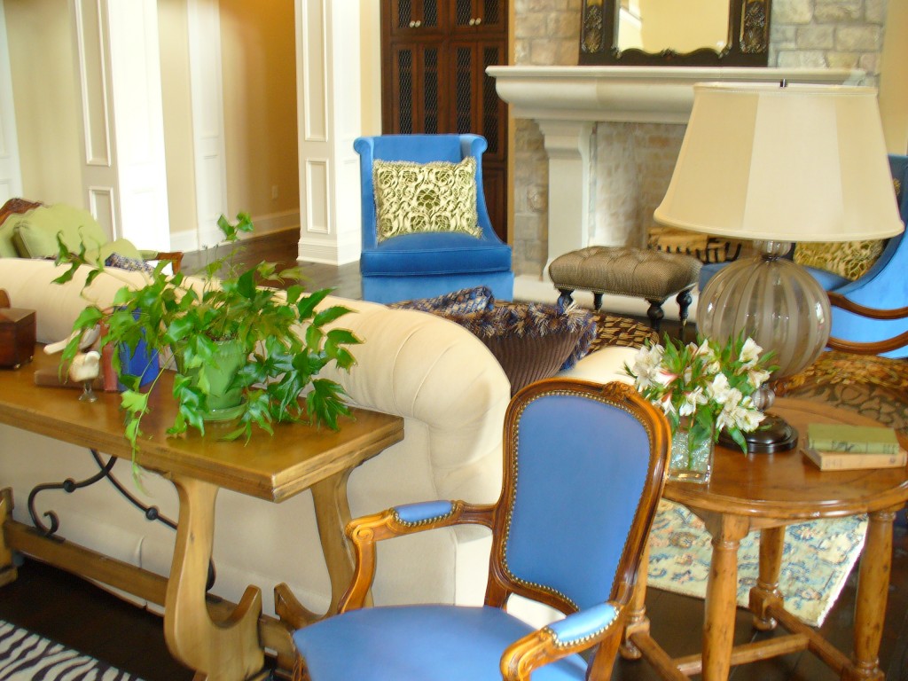Light & Sunny Living Room detail
