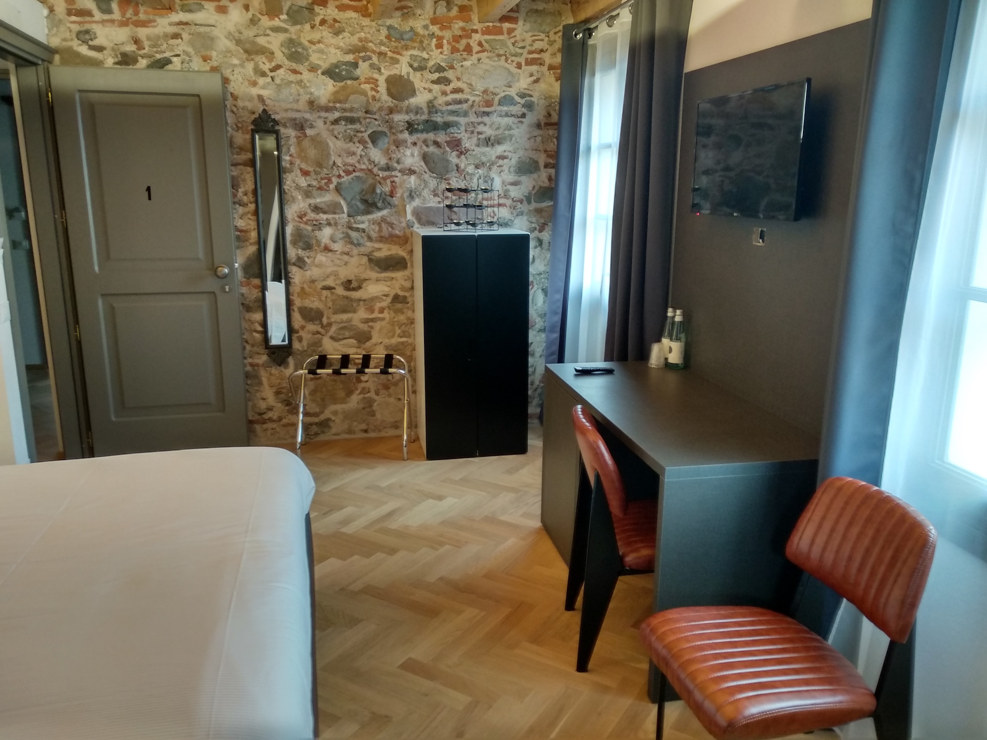 Camera 1 hotel dal menga torrebelvicino