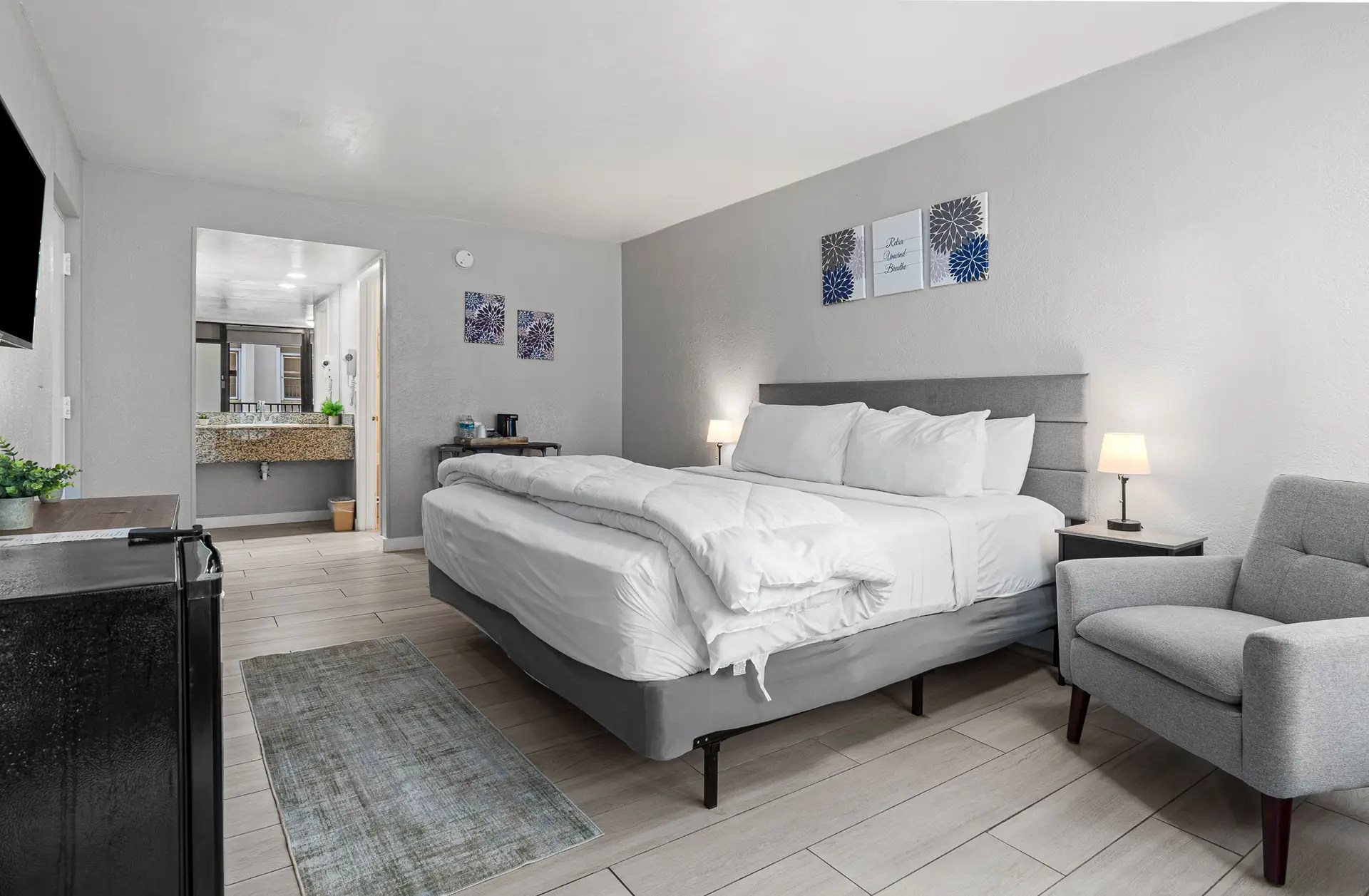 room210-bed