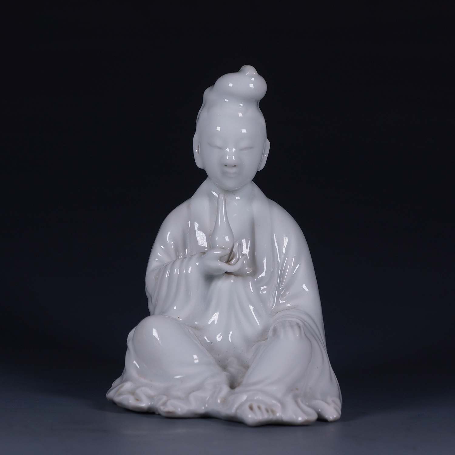 民国 景德镇窑净瓶观音 ©️Hou Mengwei