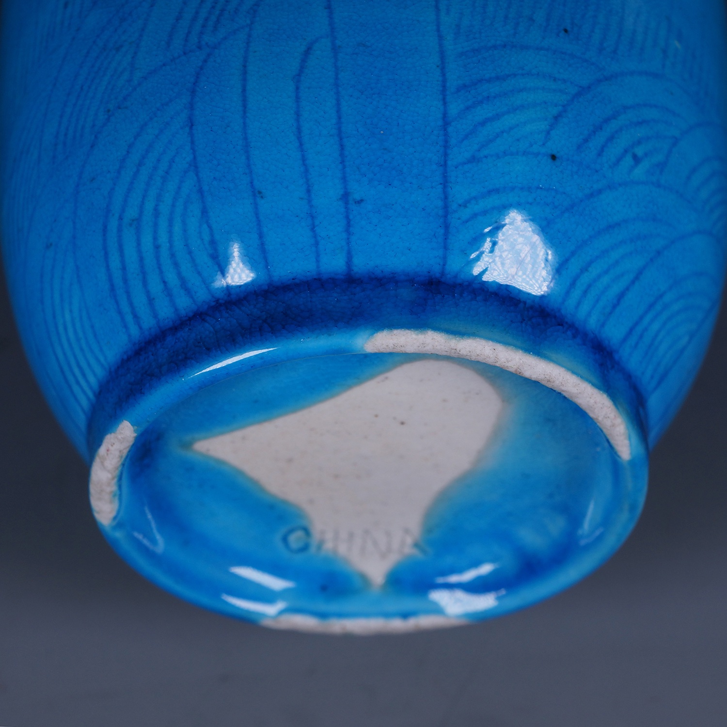 C. 1912-1949 民国 孔雀蓝釉暗刻海兽纹棒槌瓶