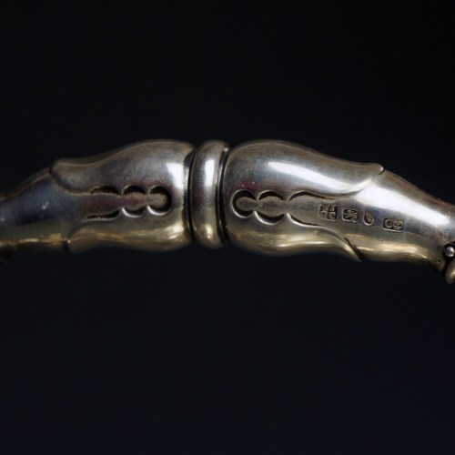 18世纪 纯银浮雕花卉提梁壶 ©️Hou Mengwei