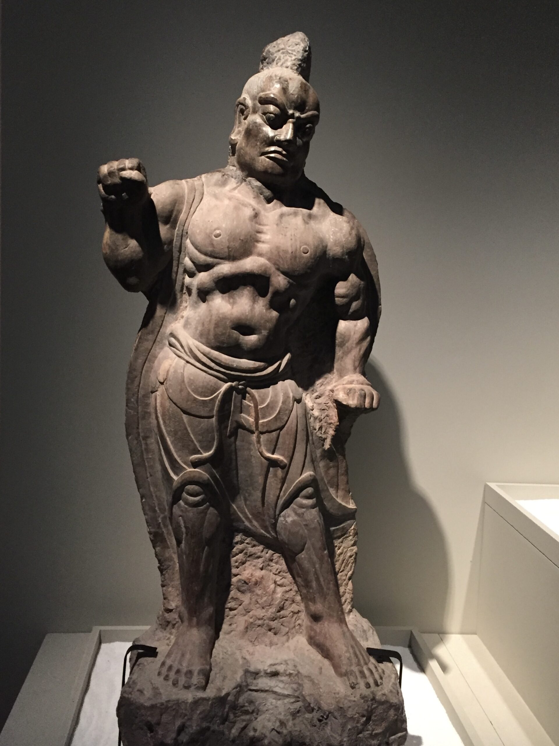 唐调露年间（679-680年）力士像 ©️Hou Mengwei