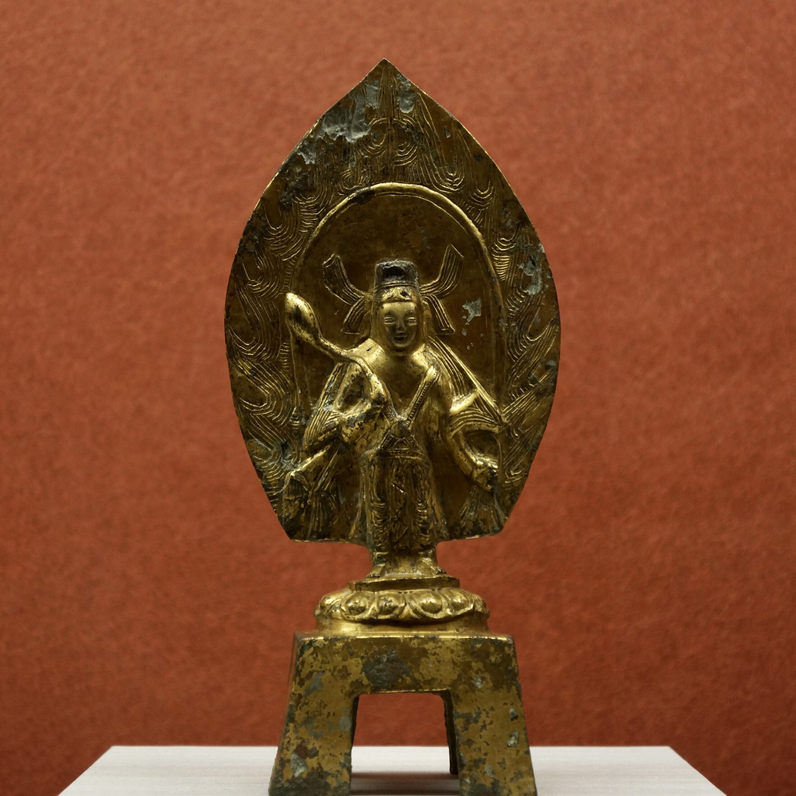 銅製観音菩薩立像　北魏　asian antique骨董アンティーク　古仏　癒し A silver-inlaid bronze figure of Guanyin, Qing dynasty, 18th