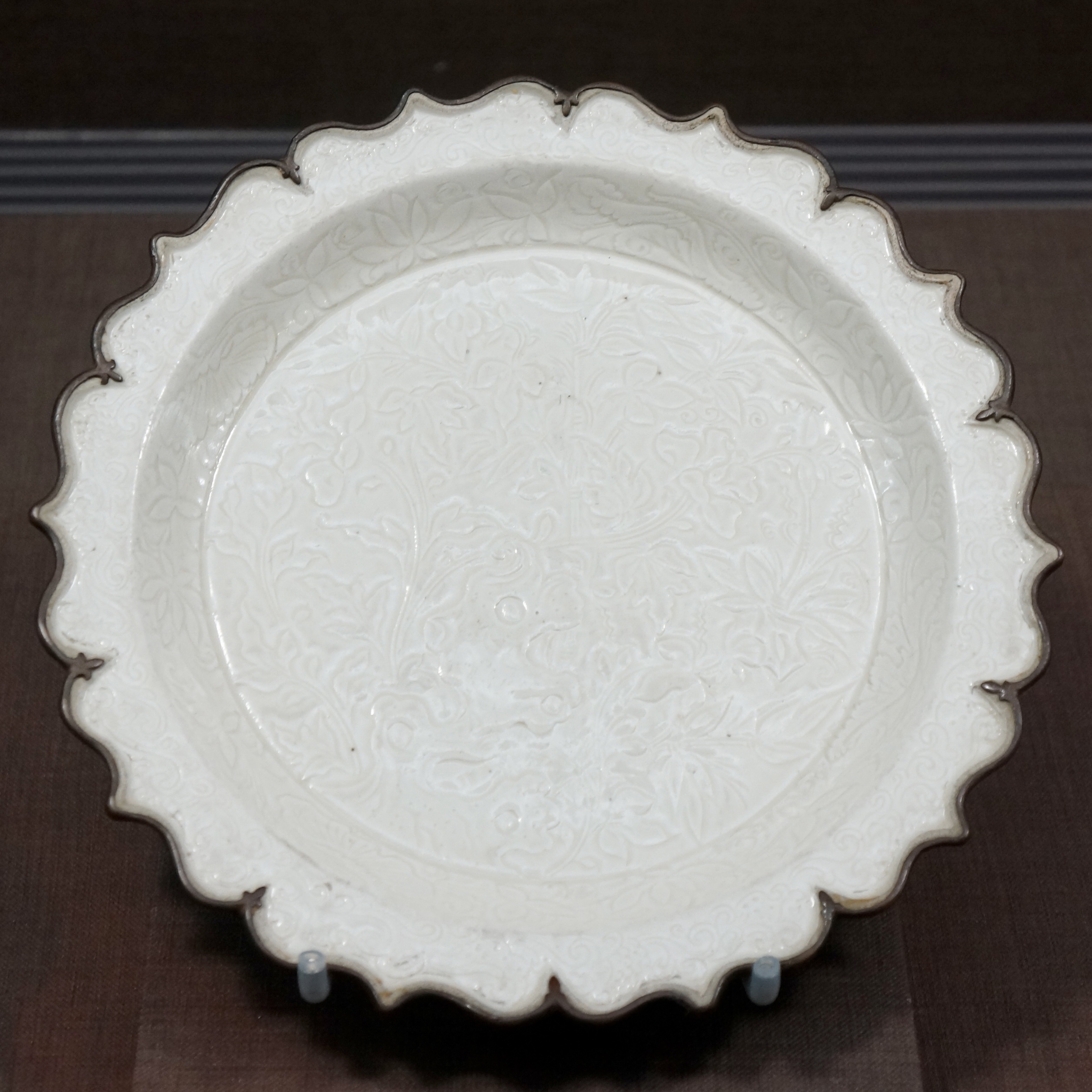 中国金石陶瓷図鑑 竹石山房 針のない剣山 ® -S / 今西泰赳 金属釉 方小鉢 | KANAMORI ALLOY