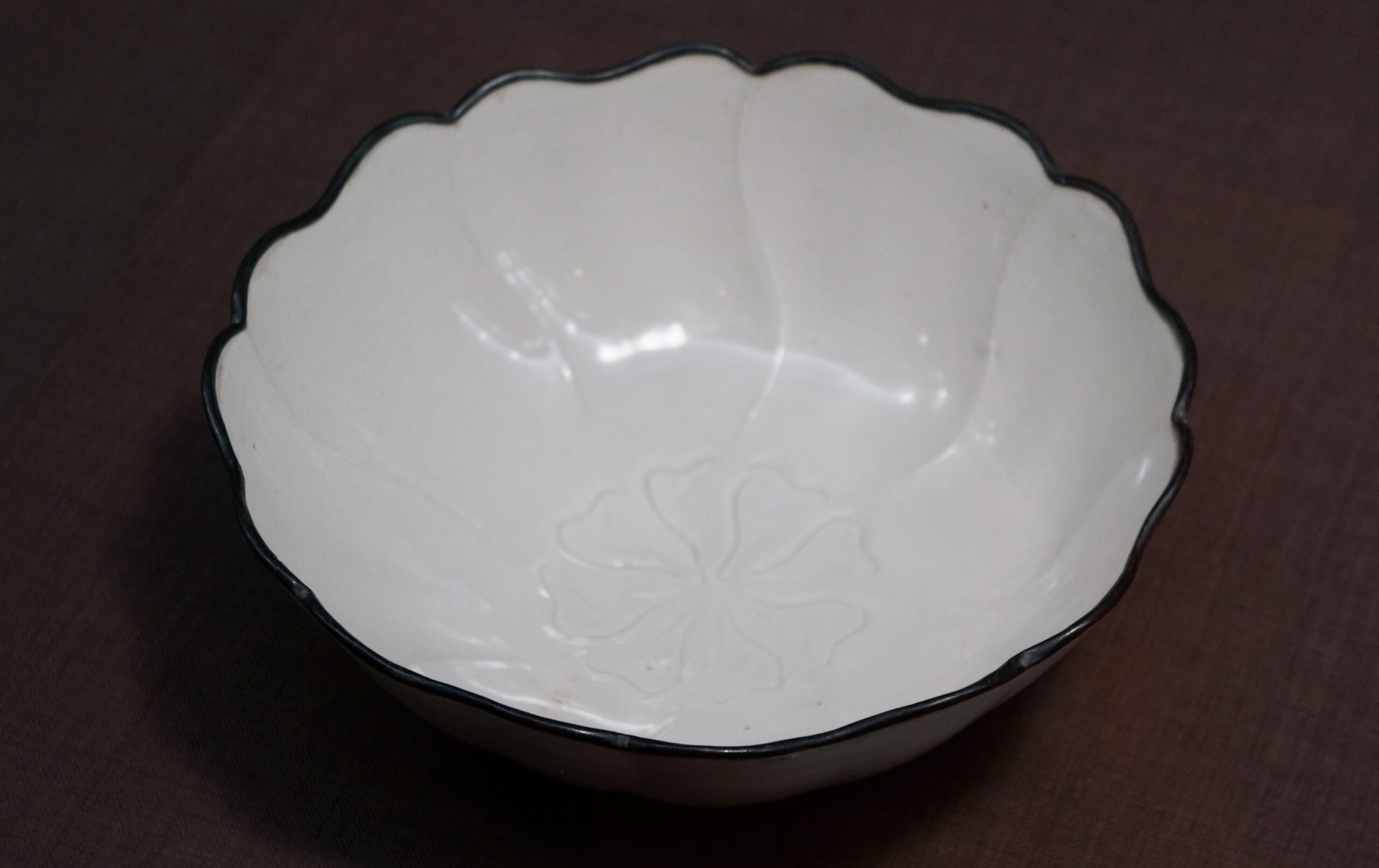 十三世紀 金 定窯 葵花盞 ©️Hou Mengwei