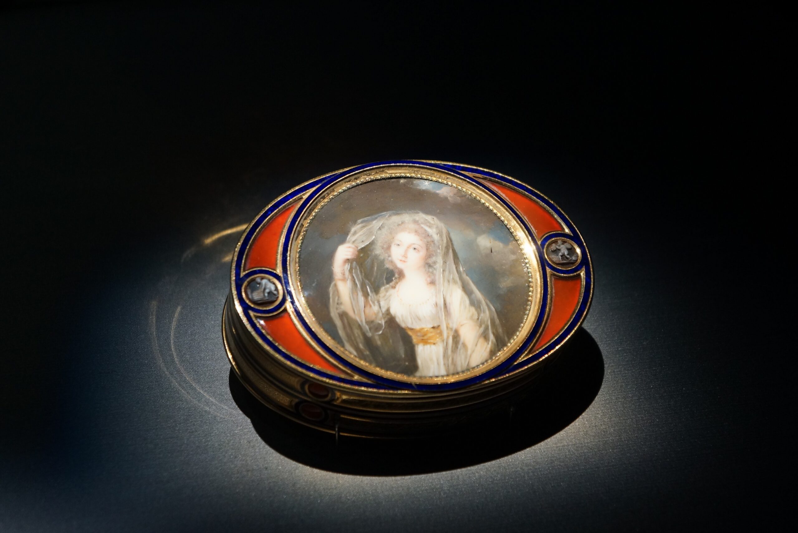 C. 1789 罗温艾斯汀侯爵夫人的藏珍匣 ©️Hou Mengwei