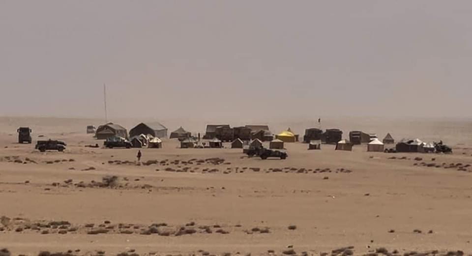 عاجل : قوات من الجيش تُخلي منطقة “إمزان” شرق مدينة الداخلة