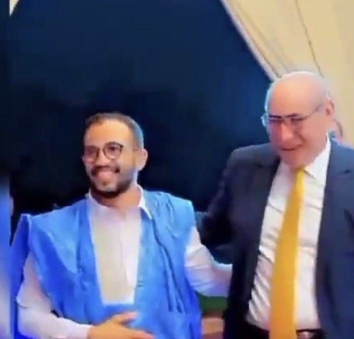 إستياء سكان الداخلة بسبب ظهور الوالي السابق لجهتهم في عرس صحراوي