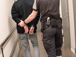 أمن الداخلة يُوقف شخص بِتُهم جنائية