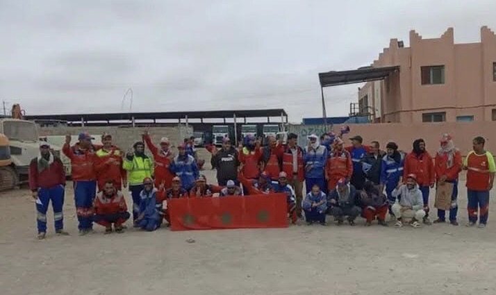 عمال النظافة بكلميم يعتصمون احتجاجاً على تأخر الأجور و مطالب اجتماعية