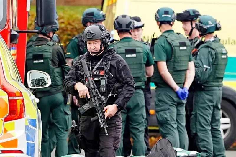 قتيلان في هجوم على كنيس يهودي في مانشستر، و الشرطة تعلن أن الهجوم حادث إرهابي