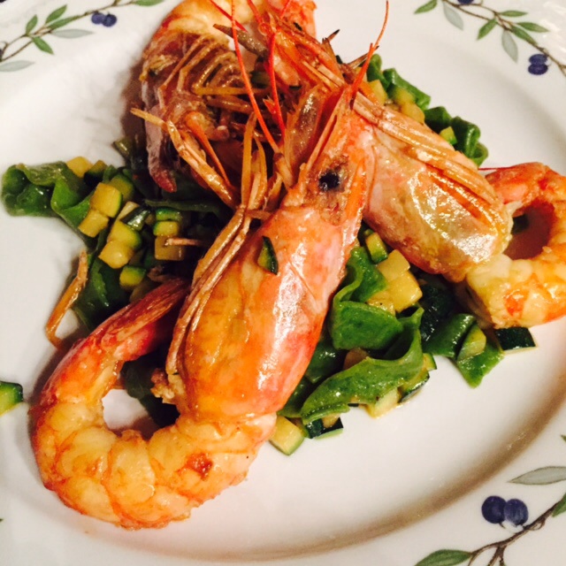 My gorgeous spinach tagliatelle, zucchini and prawn dinner.